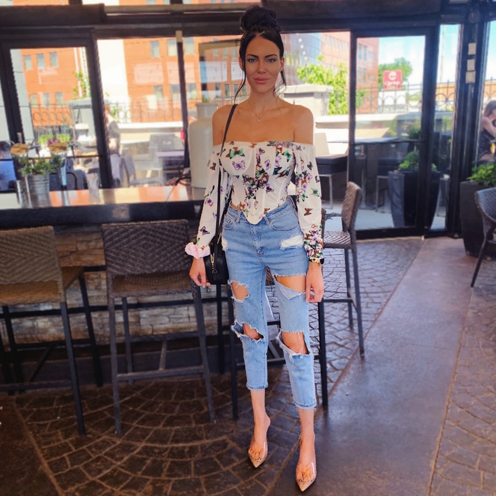 Fashion Nova off shoulder corset top size small. Worn once.